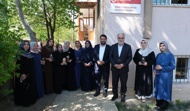 Burhan İşleyen'den Erzincan'daki Yaz Kur'an Kursunda Önemli Vurgu: "Geleceğimizin Teminatıdır"