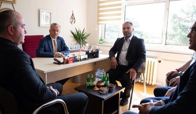 Doç. Dr. Muhammed Taş'a Rektörden Tebrik Ziyareti
