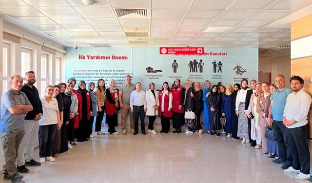 Erzincan Kızılay Kadın Gönüllüleri İlk Yardım Sertifikalarını Aldı