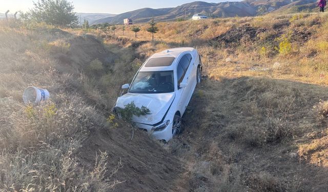 Erzincan-Sivas Karayolunda Kaza: 3'ü Çocuk 6 Kişi Yaralandı (VİDEO)