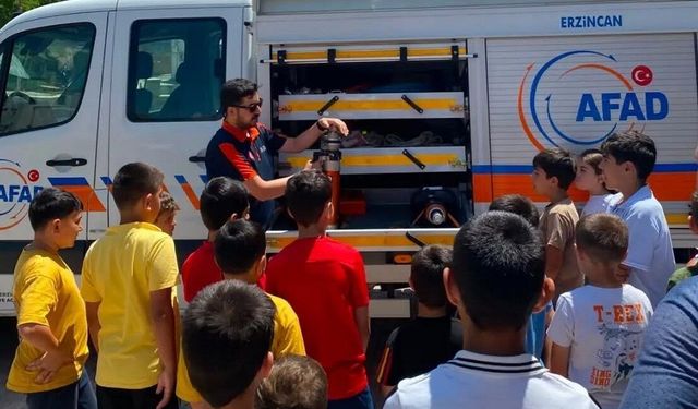 Erzincan’da Öğrencilere Afet Eğitimi