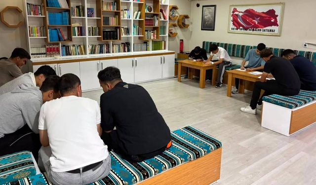 Ülkü Ocakları Erzincan’da Genç Kalemler Yarıştı