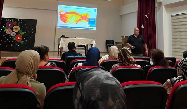 AFAD'dan Engelsiz Yaşam Merkezi Personeline Afet Eğitimi