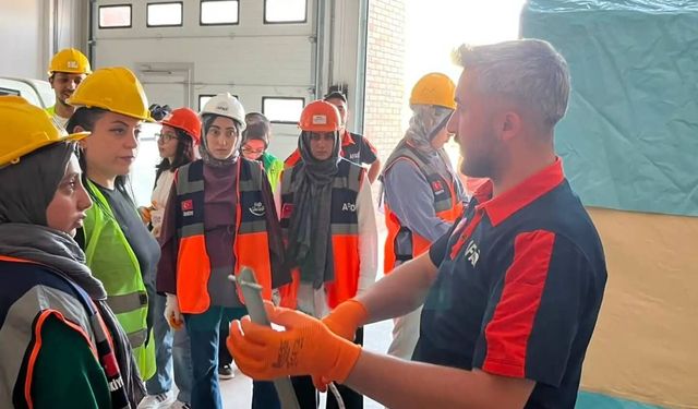 Erzincan AFAD'da Destek Gönüllülerine Eğitim Devam Ediyor