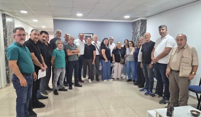 Belediye Başkanı ve Meclis Üyeleri Saf Değiştirdi