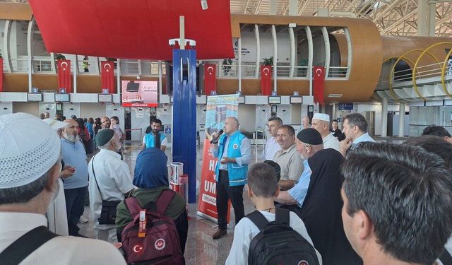 Bilgi Yarışmasını Kazanan 11 Öğrenci Umreye Uğurlandı