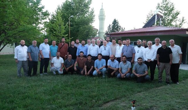 Doç. Dr. Burhan İşliyen Erzincan'da Din Görevlileriyle Bir Araya Geldi