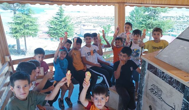 İliç'te Yaz Kur'an Kursu Öğrencilerine Dondurma Sürprizi
