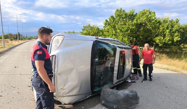 Erzincan’da Otomobil Aydınlatma Direğine Çarptı: 1 Yaralı