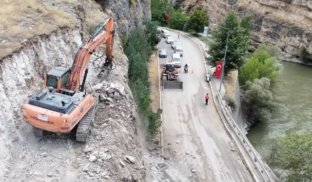 Kemah'ta Ulaşımı Rahatlatacak Yol Genişletme Çalışmaları Başlatıldı