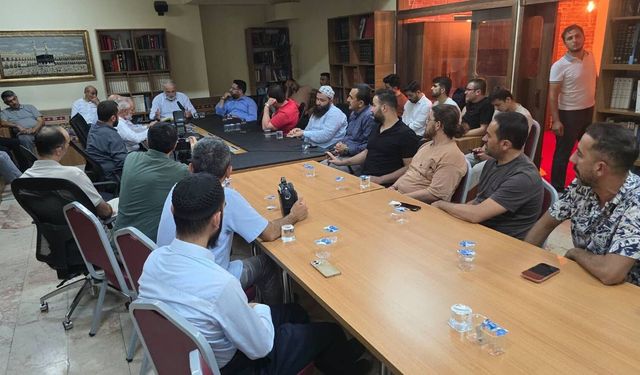Burhan İşliyen Erzincan'da "Ahir Zamanda Adil Olmak" Konusunu Anlattı