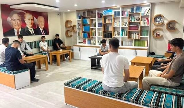 Ülkü Ocakları Erzincan'da Gençlere "Milli Değerler" Semineri