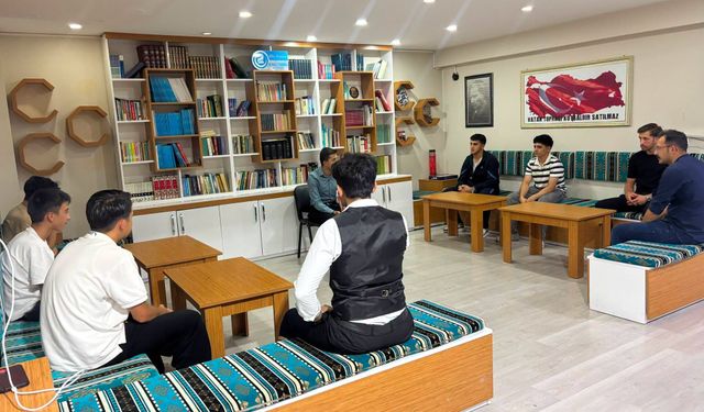 Ülkü Ocakları Erzincan’da Gençlere “32 Farz” Semineri Düzenledi