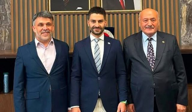 Yeni Başhekim, Ak Parti Heyeti Tarafından Ziyaret Edildi