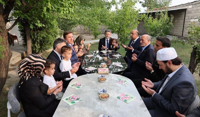 Bakan Yumaklı, şehit Jandarma Er Yakup Koç'un ailesini ziyaret etti