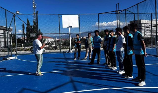 Gençler basketbol sahasında buluştu