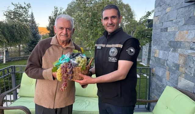 Binali Yıldırım'a Erzincan'daki tarımsal Ar-Ge çalışmaları anlatıldı