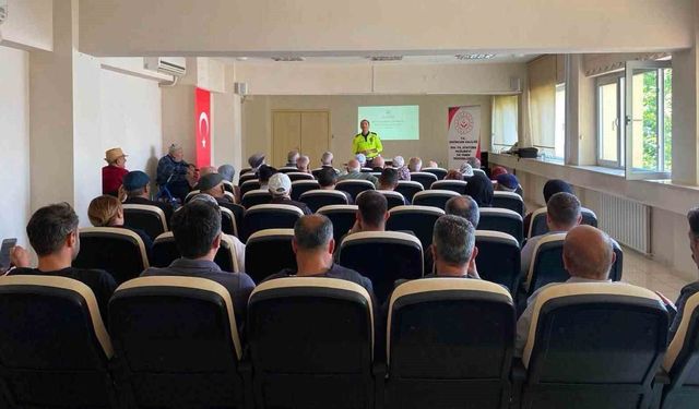 Erzincan'da huzurevi sakinleri ve çalışanlarına trafik güvenliği eğitimi