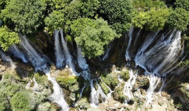 40 Metreden Dökülen Görsel Şölen: Yılda 350 Bin Kişiyi Ağırlayan Doğu’nun Gizli Vahası!