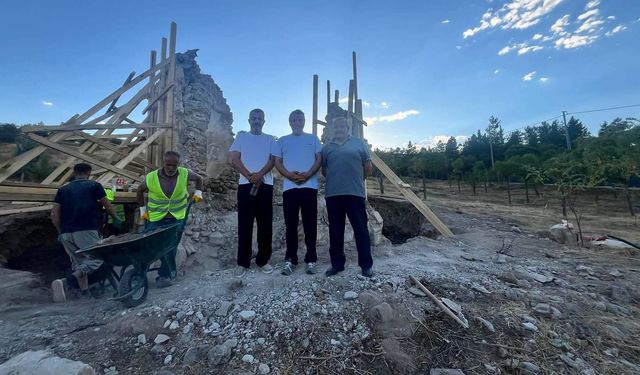 Kemah’ta Sultanmelik Türbesi için restorasyon başladı