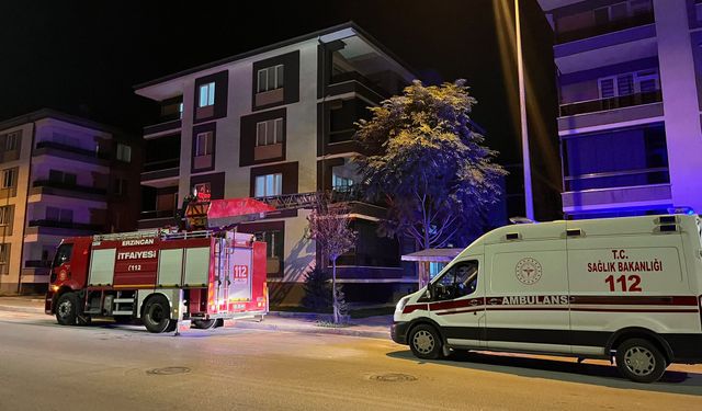 Erzincan’da Dairede Mahsur Kalan Kişiyi İtfaiye Kurtardı