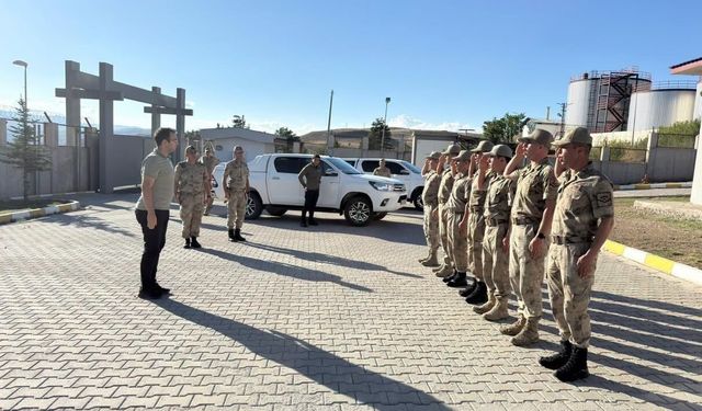 Refahiye Kaymakamı Taşkıran, jandarma karakolunu ziyaret etti