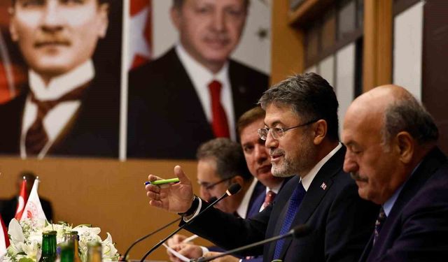 Tarım ve Orman Bakanı Yumaklı Erzincan'da çeşitli temaslarda bulundu
