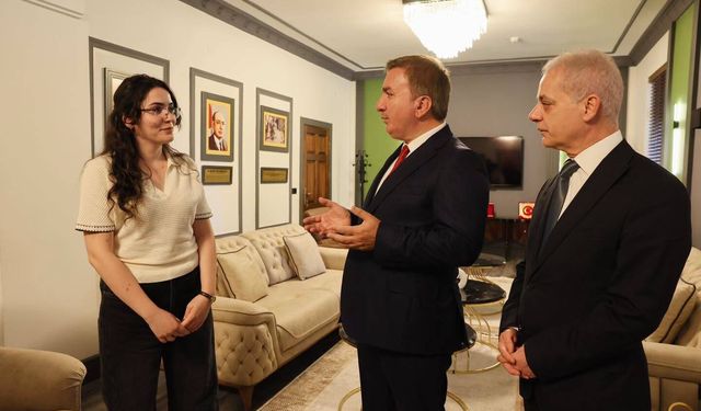 Vali Aydoğdu’dan Başhekim Nergiz’e yeni görevinde başarı dileği
