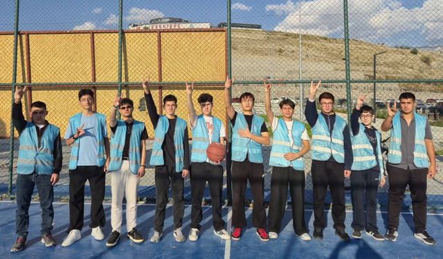 Erzincan’da Cumhuriyet Coşkusu Basketbol Sahasına Taşındı