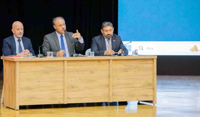 EBYÜ'de 'Terörsüz Türkiye Sürecinde Tarih-Siyaset-Ekonomi' paneli düzenlendi