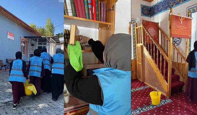 Erzincan'da öğrencilerden cami temizliğine destek