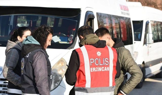 Binlerce Şahıs Sorgulandı, Cezalar Peş Peşe Geldi! Erzincan’da Okul Çevrelerinde Geniş Çaplı Denetim Yapıldı