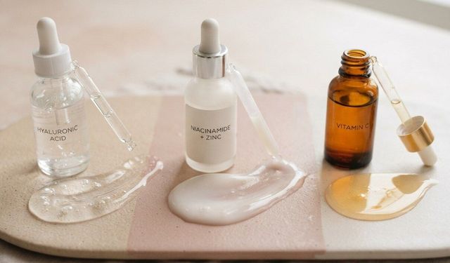 Hangi Asit Ne İşe Yarar? Cilt Tipine Göre Eksiksiz Asit ve Retinol Kullanım Rehberi
