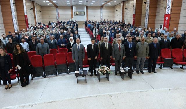 Kamu Yönetiminde Yeni Dönem Başladı! Erzincan'daki Kritik Buluşmada İletişim Stratejileri Yeniden Tanımlandı