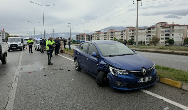 Erzincan’da 4 Araç Birbirine Girdi: 1 Yaralı (VİDEO)