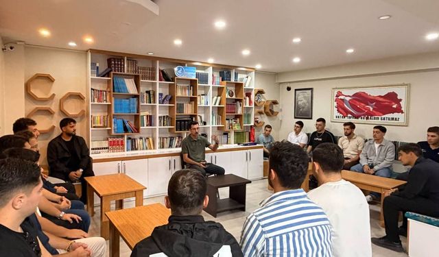 Ülkü Ocakları Erzincan’da İki Konulu Seminer Düzenlendi