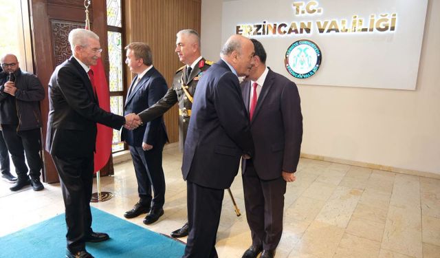 Erzincan’da Cumhuriyet Bayramı Tebrikleri Kabul Edildi