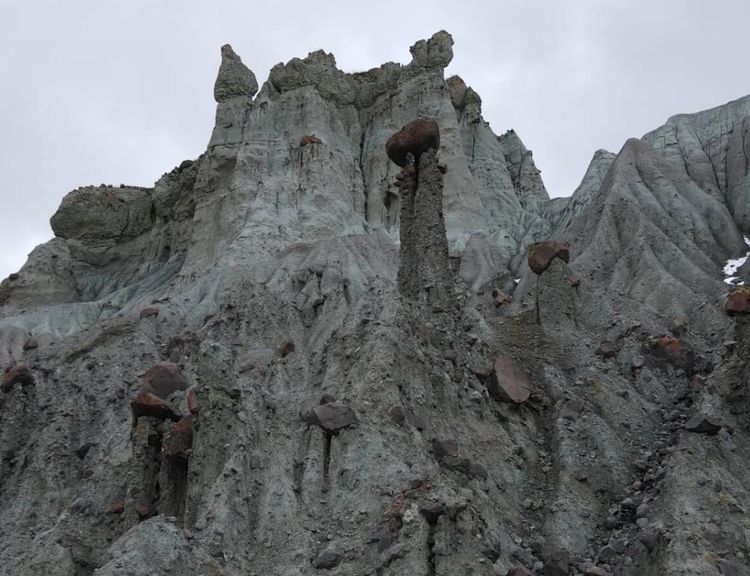 Kemah’ta Peri Bacalarını Andıran Doğal Oluşumlar!