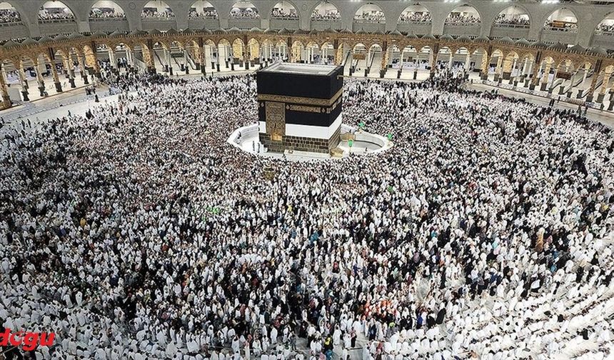 Hacı adaylarına sevindirici haber: Süre uzatıldı!