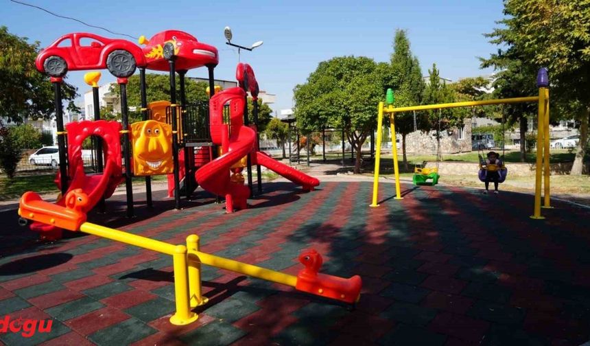 Adıyaman Belediyesi çocuk oyun gruplarını yeniliyor