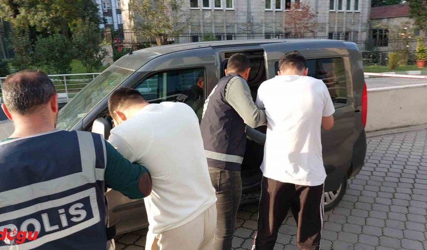Samsun’da bıçaklı yaralama ve gasp şüphelisi 2 kişi tutuklandı