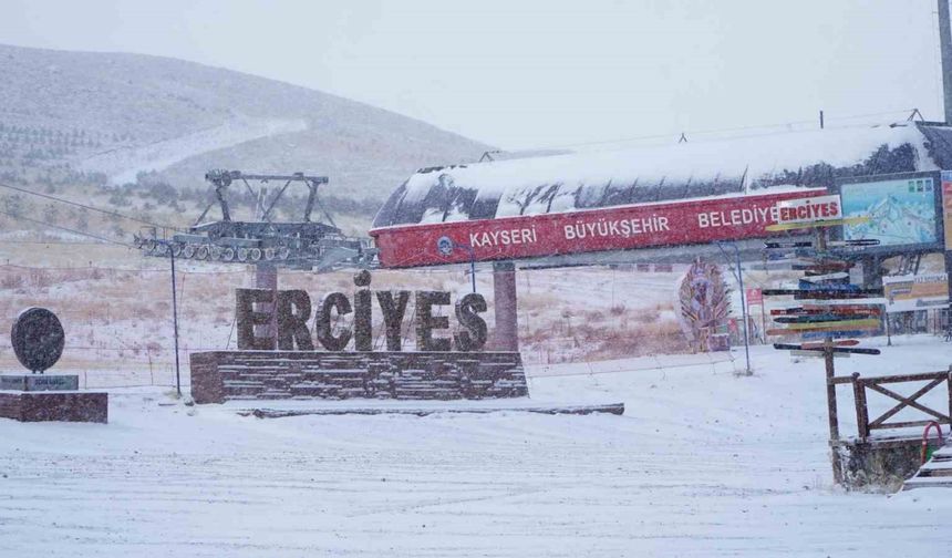 Erciyes’te kar yağışı etkili oluyor