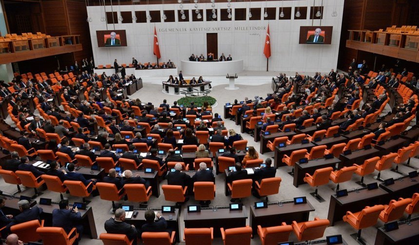 Komisyondan geçti: Doğum izni 24 haftaya çıkarıldı!