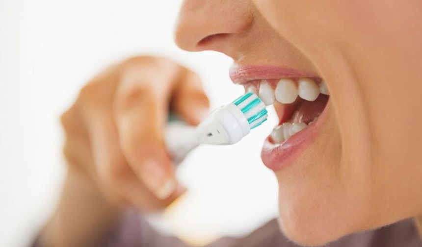 Diş çürüklerini önleyen yöntemler: Diş temizliğini ciddiye almanızda fayda var