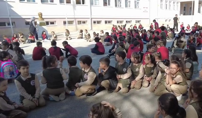 Malatya'da ki depreme Erzincan'da okulda yakalanan öğrencilerin haleti ruhiyesi