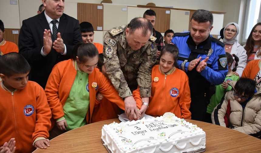 Erzincan'da Dünya Engelliler Günü'nde Özel Öğrencilere Anlamlı Ziyaret