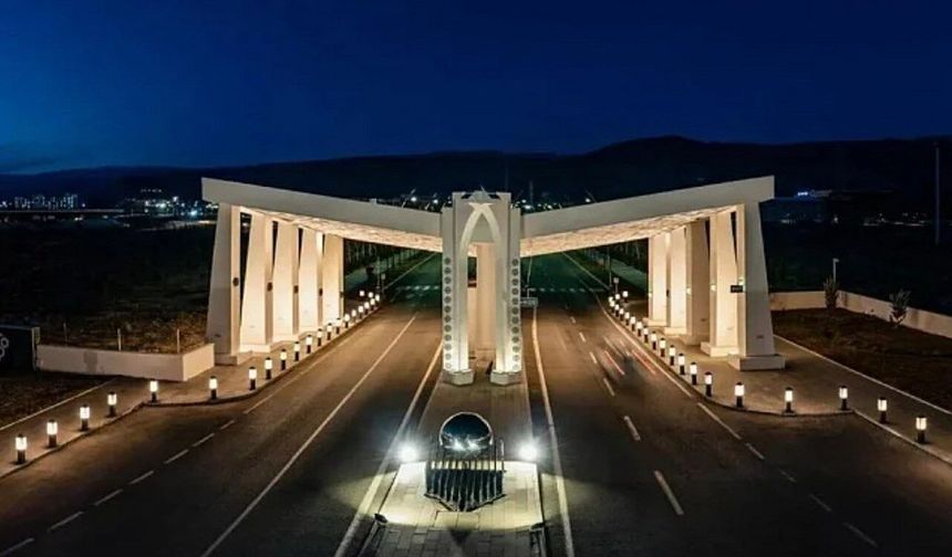 Erzincan Binali Yıldırım Üniversitesinde Rektör Bekleyişi