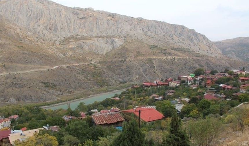 Munzur Dağları Eteklerinde Tarihi Bir Yerleşim