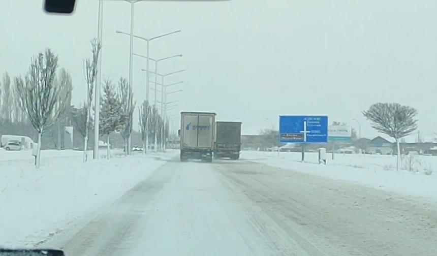 Bayburt ve Gümüşhane Yolu Büyük Tonajlı Araç Geçişine kapatıldı!