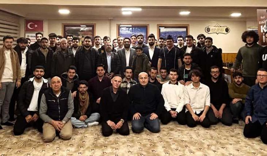 Kemah Yücebelen Köyü Derneği’nden Gençler İçin İftar Programı